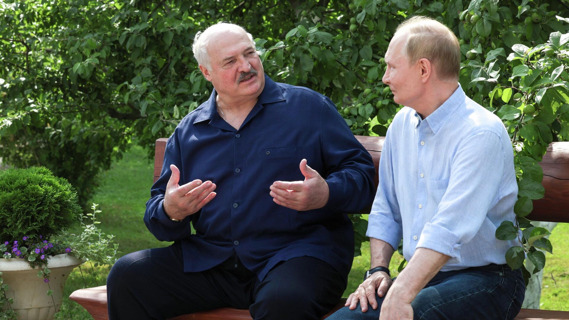 Лукашенко обсудит с Путиным модернизацию ракетного производства